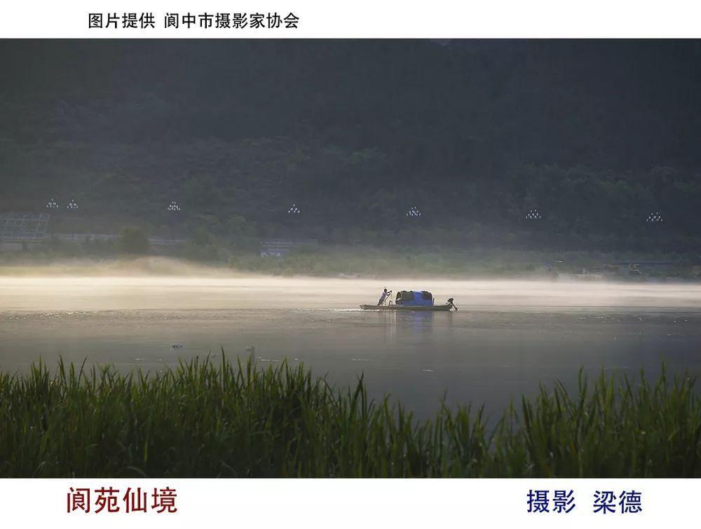 为什么总有些老人们聚在一起争论着“天下大事”？游戏画面