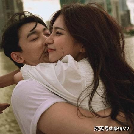 抖音上很火叫什么晚风的歌