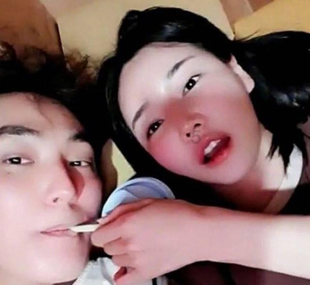 救援秀气的男孩