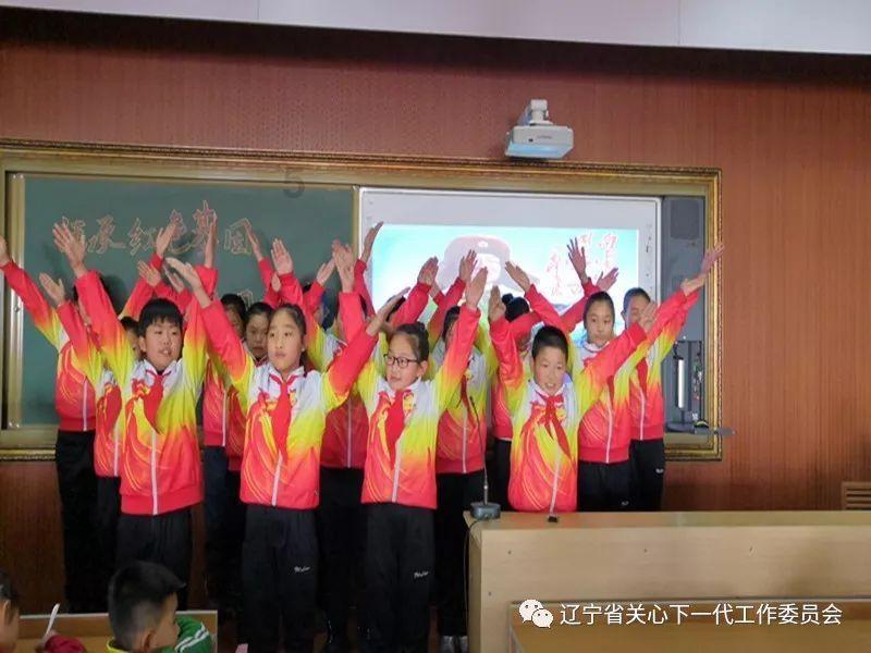 拯救电力塔的泰坦