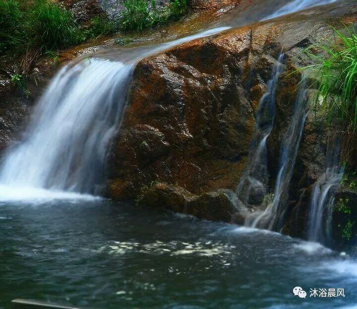身材修长颜值爆表 这样的女篮队员谁不爱(图)