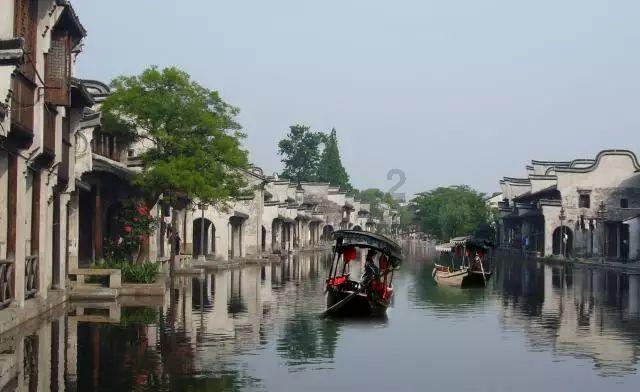 警察战僵尸无敌版